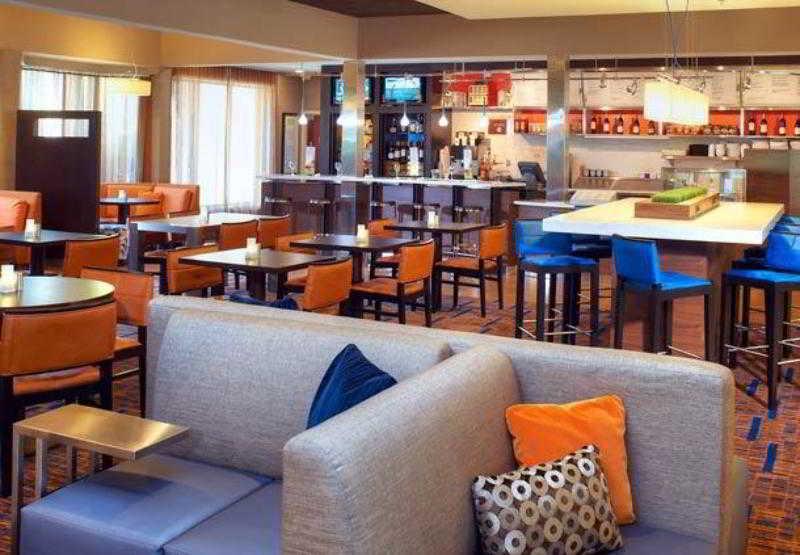 Courtyard Columbus Worthington Ξενοδοχείο Εστιατόριο φωτογραφία